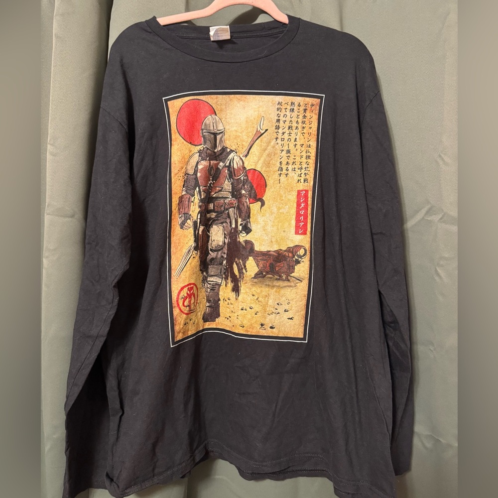 Mandalorian long sleeve tshirt size XL. Excellent condition